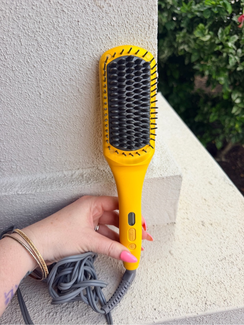 Drybar The Brush Crush Heated Straightening Brush Yellow Full Size Tested Works